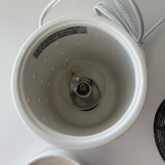 Scentsy 6” pin light warmer with loom wrap and bulb, works! - Picture 11 of 13